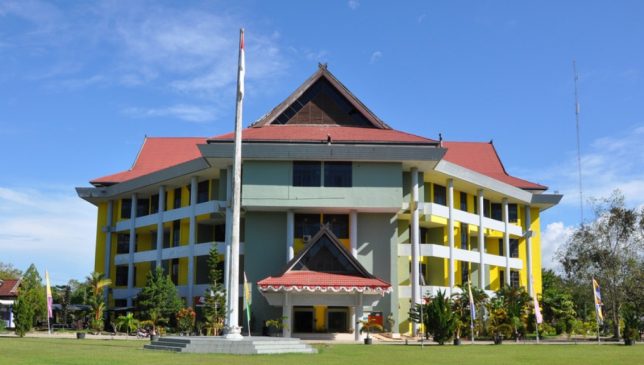 Tetapkan Sejumlah Plt &nbsp;Anggota Senat, Rektor &nbsp;UHO Kendari Tuai Protes