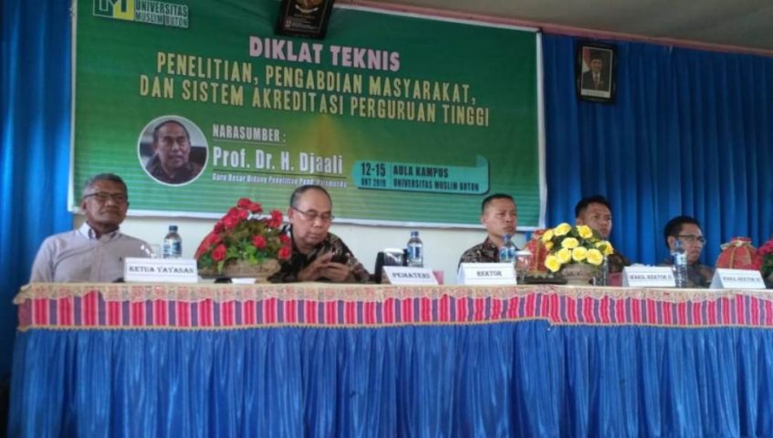 Tingkatkan Kualitas dan Akreditasi, UMU Buton Gelar Diklat Penelitian