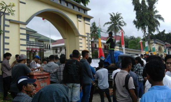 Warga Sidamangura Desak Kejaksaan untuk Periksa La Hido
