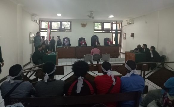 Sidang Putusan terhadap pelaku tindak pidana kekerasan terhadap petugas Polisi di pengadilan Negeri Yogyakarta. FOTO : NADHIR ATTAMIMI