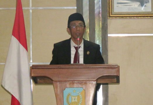 Wakil Bupati Konsel DR H Arsalim Arifin, SE. M. Si Saat Memberikan Jawaban Atas Pemandangan Umum Fraksi-Fraksi DPRD Konsel. FOTO : MAHIDIN