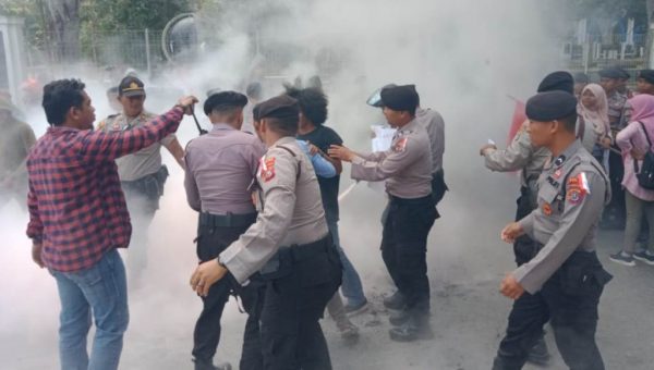 Unjuk Rasa Tolak Tambang di Pulau Wawonii Berlangsung Ricuh
