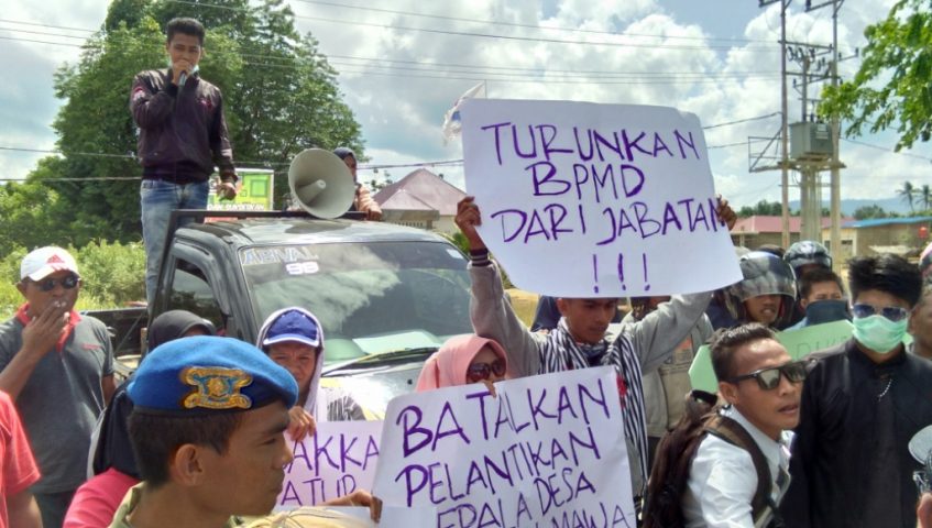 Wabub Konkep Diusir Warga Yang Demo di Kantor Bupati