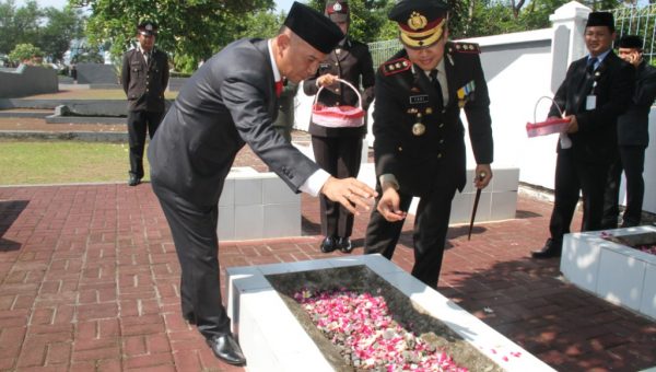 Upacara Hari Pahlawan di Jepara : Perkokoh Persatuan Untuk Membangun Negeri