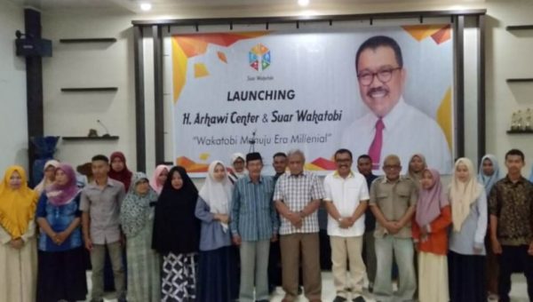 Pemenang Sayembara Suar Wakatobi Terima Hadiah