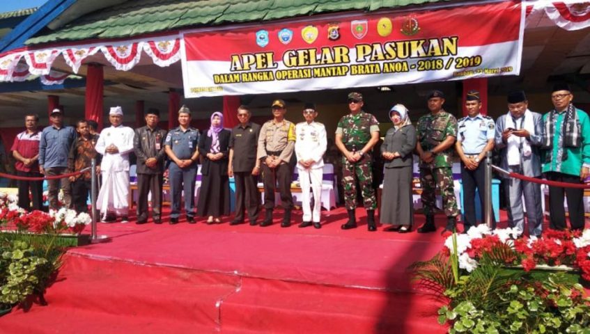 Wali Kota Baubau Hadiri Apel Konsolidasi Gelar Pasukan Pengamanan Pemilu 2019﻿ (1)