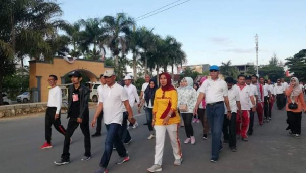 Walikota Baubau Bersama Forkopimda Jalan Sehat Bersama Jokowi﻿