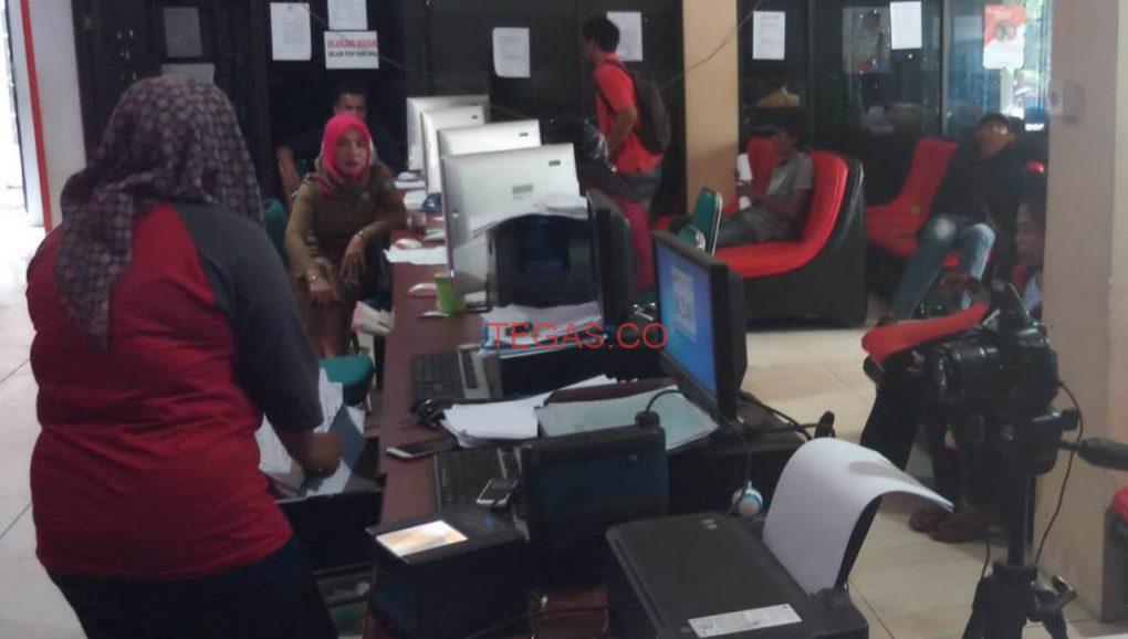 Warga Keluhkan Pelayanan Dukcapil Kolut﻿