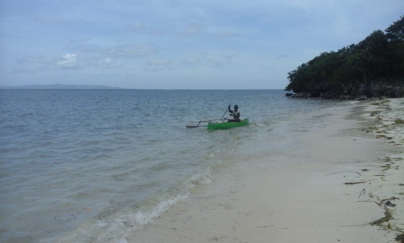 Berpetualang, Susuri Pesona Pantai Pa’lampuang