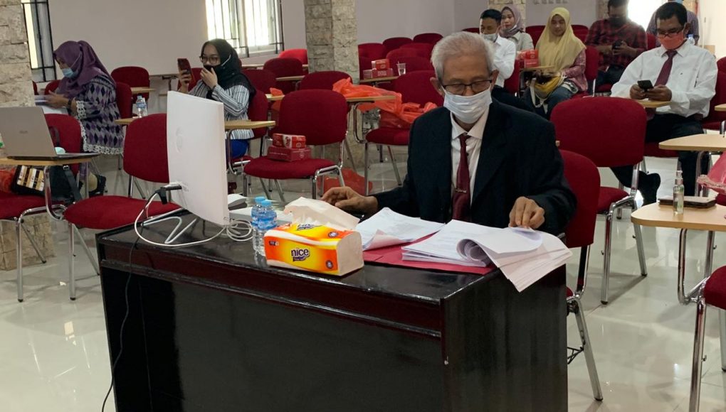 Wagub Sultra, Lukman Abunawas Resmi Sandang Magister Hukum