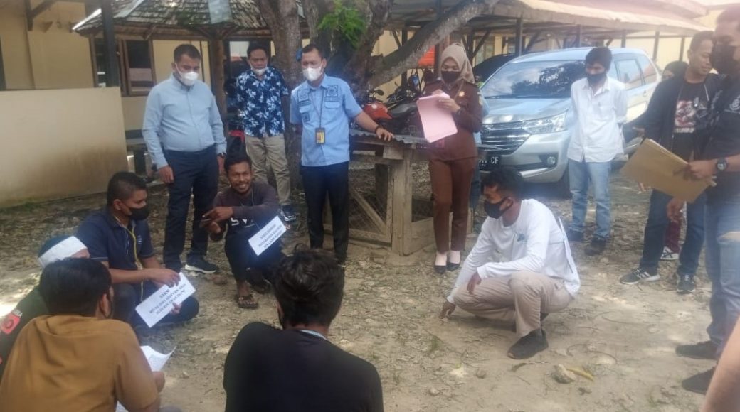 Ungkap Pembunuhan di Kontunaga, Polisi Reka Ulang Adegan
