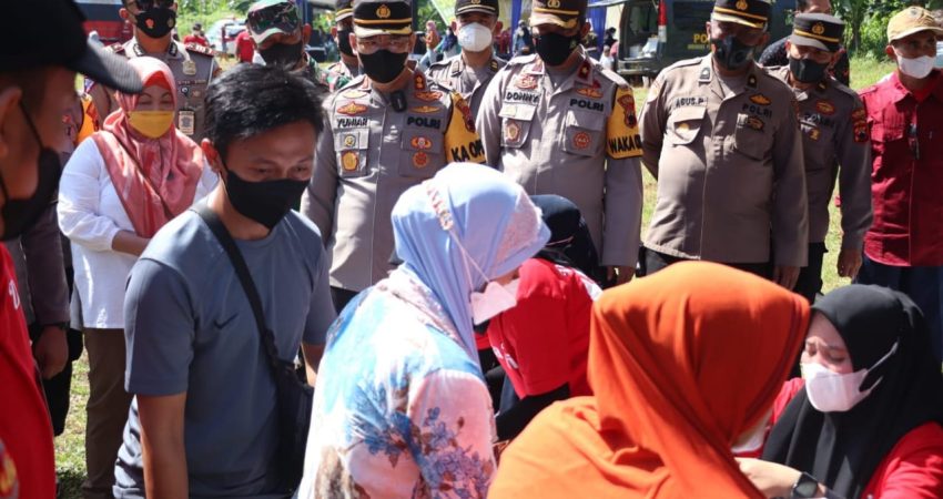 Gandeng Bara Foundation, Polres Kendal Selenggarakan Pasar Murah dan Vaksinasi