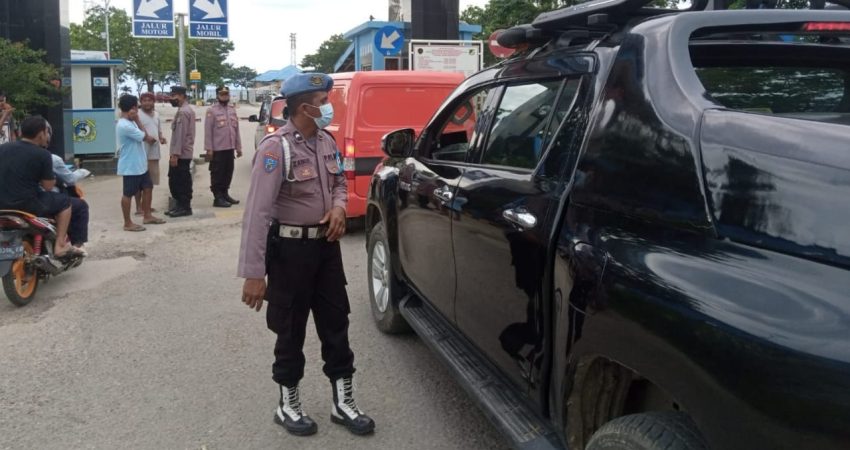 Penyekatan Kawasan Pelabuhan Nusantara Raha, Kepala KP3 Imbau Masyarakat Vaksin Kedua