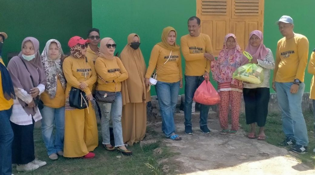 Peduli Kaum Dhuafa, Alumni Millenium 2000 Muna Berbagi Sembako