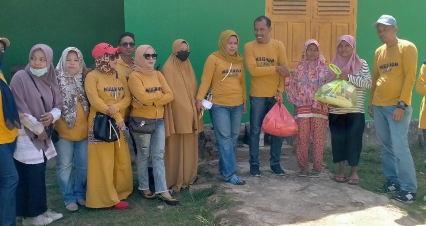 Peduli Kaum Dhuafa, Alumni Millenium 2000 Muna Berbagi Sembako