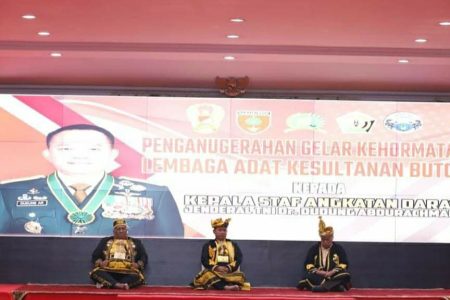 Kunker ke Sultra, Kasad TNI AD Dianugerahi Gelar Kehormatan Kapitaraja Kawasa Yi Nusantara