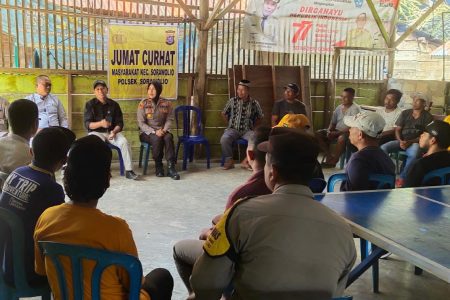 Polsek Sorawolio Gelar Jumat Curhat, Kapolsek Minta Masyarakat Jaga Kamtibmas Aman dan Kondusif