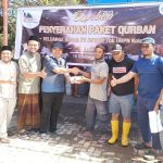 Keluraga Besar PT Antam UBPN Kolaka Salurkan Ribuan Kilogram Daging Kurban