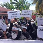 Demo Tenaga Medis Puskesmas Tomia Desak Bupati Wakatobi Copot Kapus