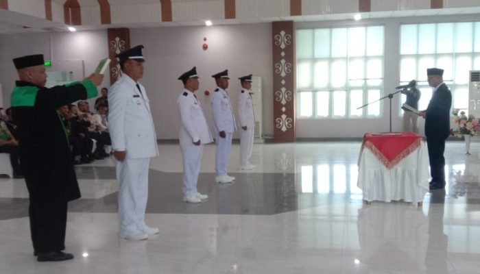 Lantik 4 Kades PAW, Bupati Konsel Tekankan Netralitas Jelang Pemilu 2024