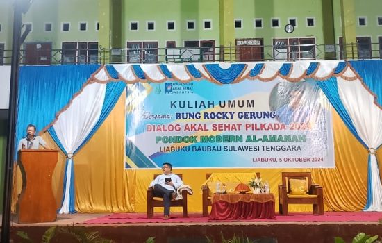 Bawa Kuliah Umum di Pondok Al Amanah Liabuku Kota Baubau, Rocky Gerung Tekankan Pentingnya Intelektual