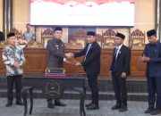 Paripurna DPRD, Bupati Irham Kalenggo Paparkan Capaian LKPJ 2025