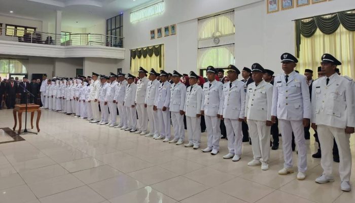 Wali Kota Baubau Lantik 78 Pejabat Struktural, Tekankan Efisiensi dan Kinerja Cepat