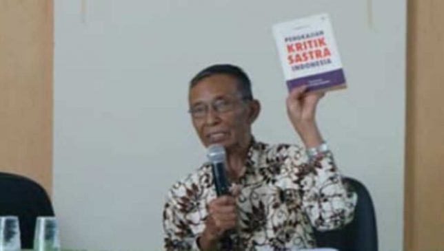 Yudiono KS Berbagi Pengalaman Menulis kepada Mahasiswa PBSI UMK  