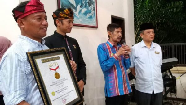 Acara Pekandekandea Kota Baubau Raih Rekor MURI