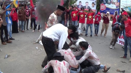Peringati Hari Buruh, Mahasiswa Tuntut Cabut Perpres 20 Tahun 2008
