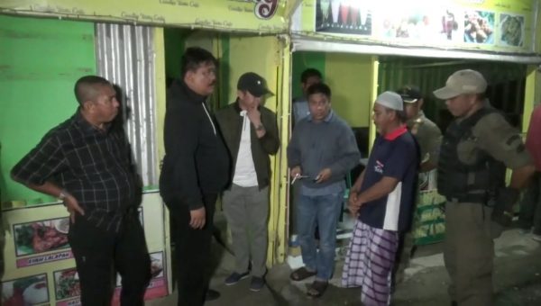 Razia Cafe di Kolaka, Puluhan Botol Miras Kosong Ditemukan