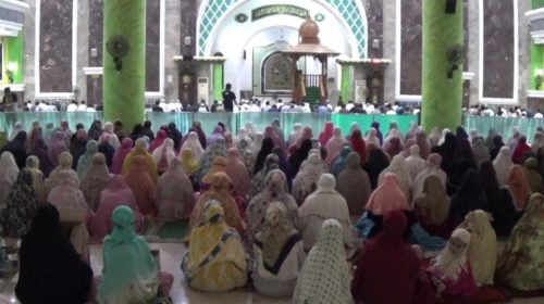 Warga Kolaka Gelar Dzikir dan Doa untuk Korban Gempa Sulteng