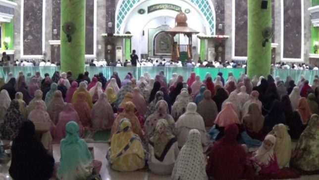 Warga Kolaka Gelar Dzikir dan Doa untuk Korban Gempa Sulteng