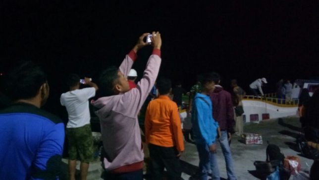 Kapal Fiber Maba Asal Busel Kandas di Pulau Padamarang Kolaka