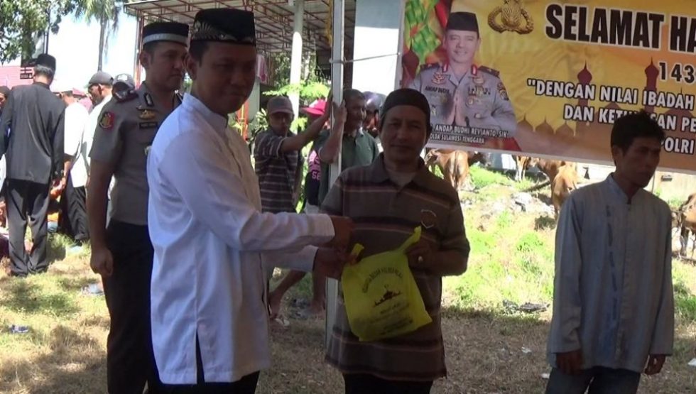 Pemerintah Kolaka, TNI/Polri Bersama Masyarakat Turut Berqurban