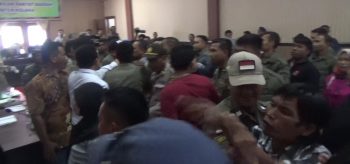Demo Mutasi Karyawan PT. DJL Ricuh