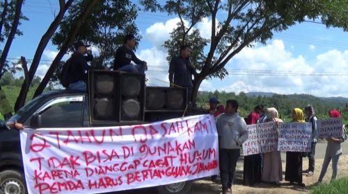 Orang Tua dan Alumni SMU/SMK di Koltim Demo DPRD Koltim