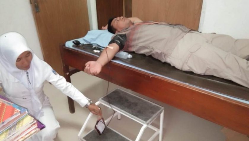 Kapolres Muna Donor Darah Demi Nyawa Seorang Ibu