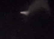 Fenomena Cahaya Misterius di Langit Malam Gegerkan Warga, Diduga Jejak Roket