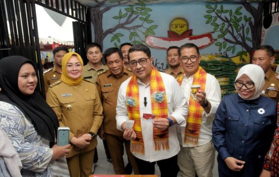 Menteri Ekraf Kagumi Produk Ekonomi Kreatif Kelurahan Bende