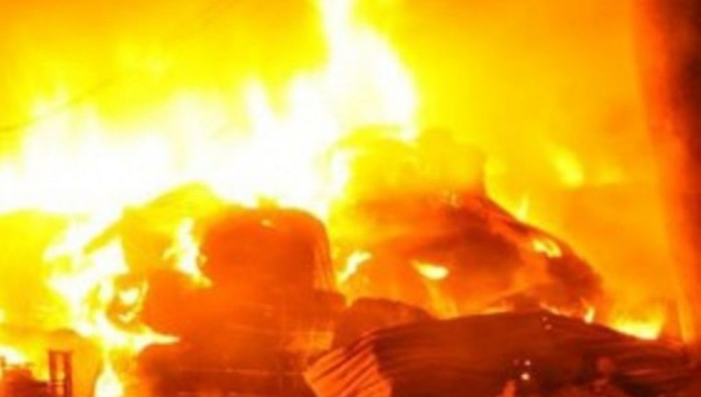 Diduga Akibat Arus Pendek Listrik,  Rumah Warga Bangkudu Terbakar