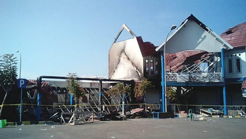 Menara Informasi Pelabuhan Pamatata Terbakar