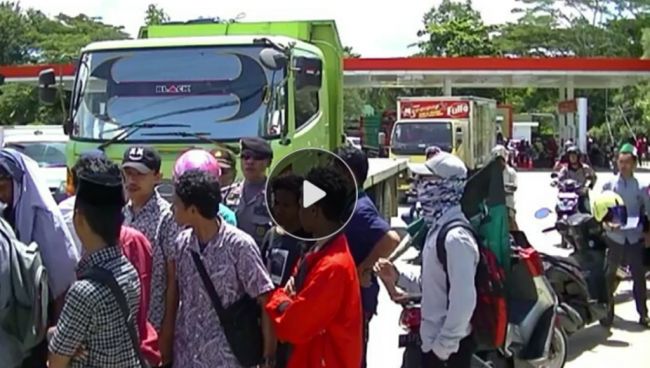 Demo Tolak Kenaikan BBM, Seorang Mahasiswa Dilarikan ke RSUD