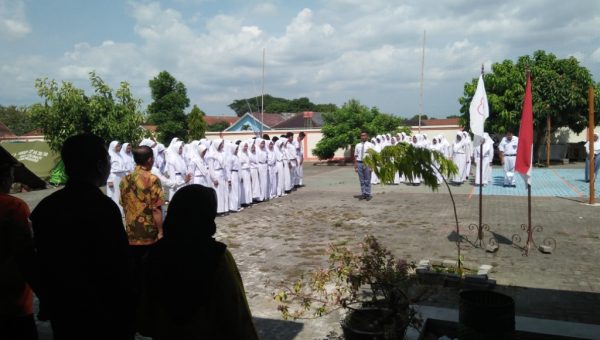 Basarnas Berikan Edukasi Kepada Siswa SMA