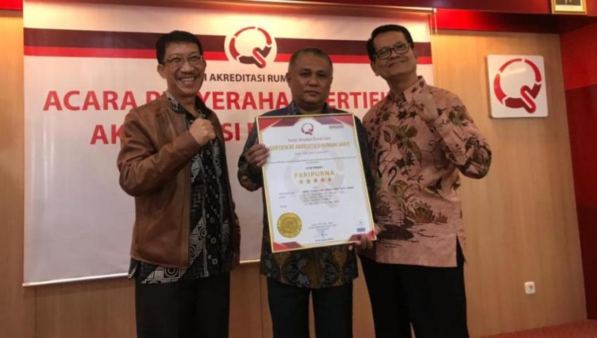 Bupati Konawe Terima Sertifikat Akreditasi Paripurna RS Konawe Dijakarta Selatan