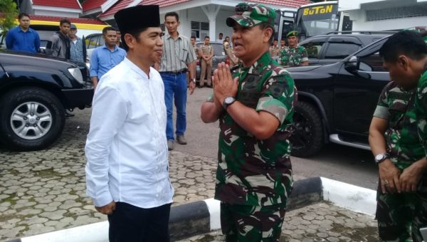 ﻿Dua Kapal KRI Angkut Raider Kodam XIV/Hasanuddin ke Buton