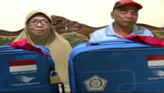 Nabung 20 Tahun, Suami Istri Penjual Es Cendol Keliling di Kendari Naik Haji