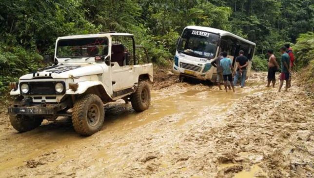 Mudik ! Hati – hati di Poros Maligano – Ronta, Berlumpur Bak Kubangan Kerbau