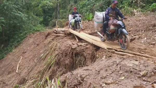 ﻿Distribusi Bantuan Korban Banjir di Koltim Terhambat, Ini Penyebabnya