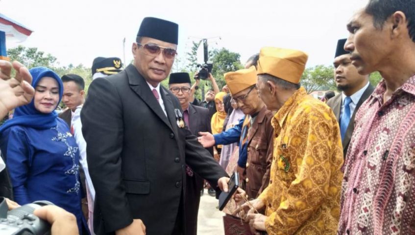 Perayaan HUT RI Ke-74, Pemda Koltim Beri Bingkisan Kepada Veteran